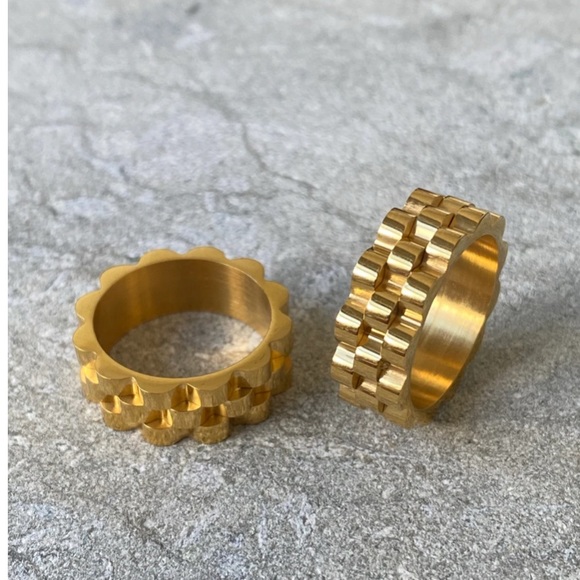 Linked band ring - Picture 4 of 7